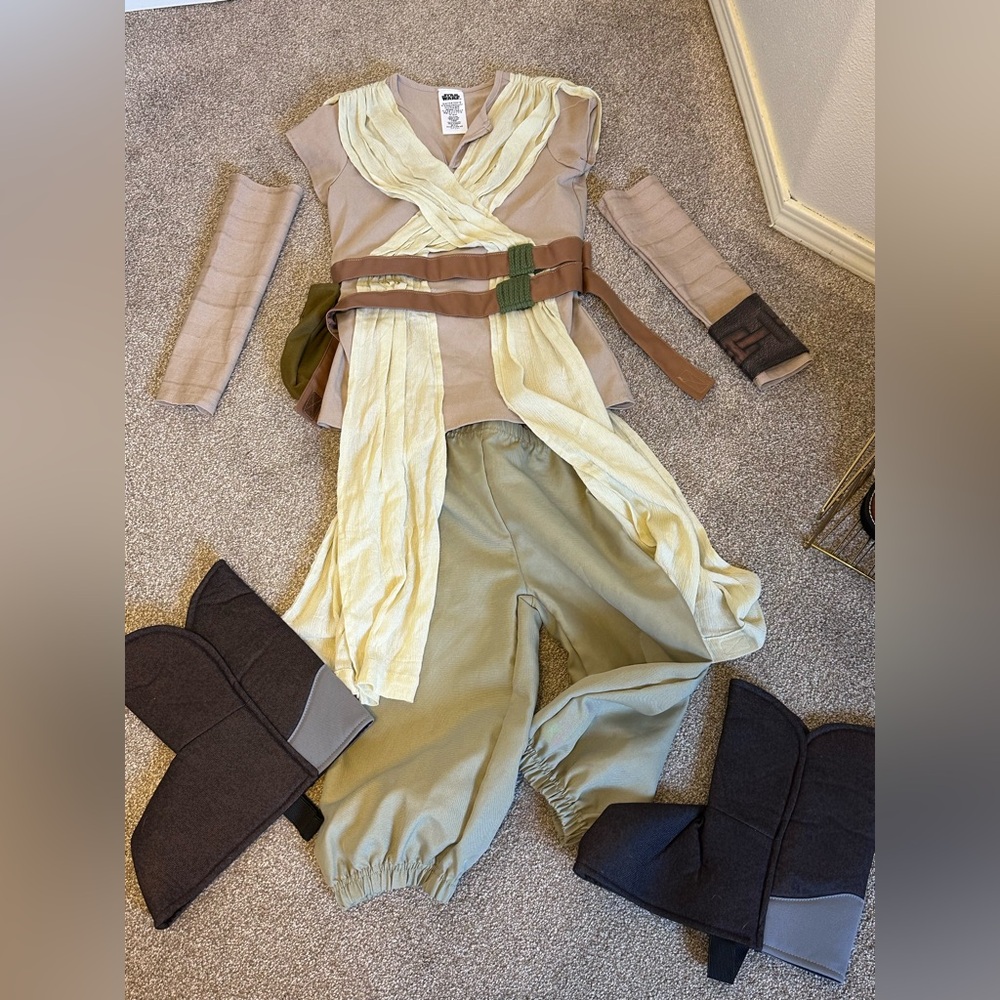 Disney Store Star Wars The Force Awakens Rey Costume  Youth Size 7/8